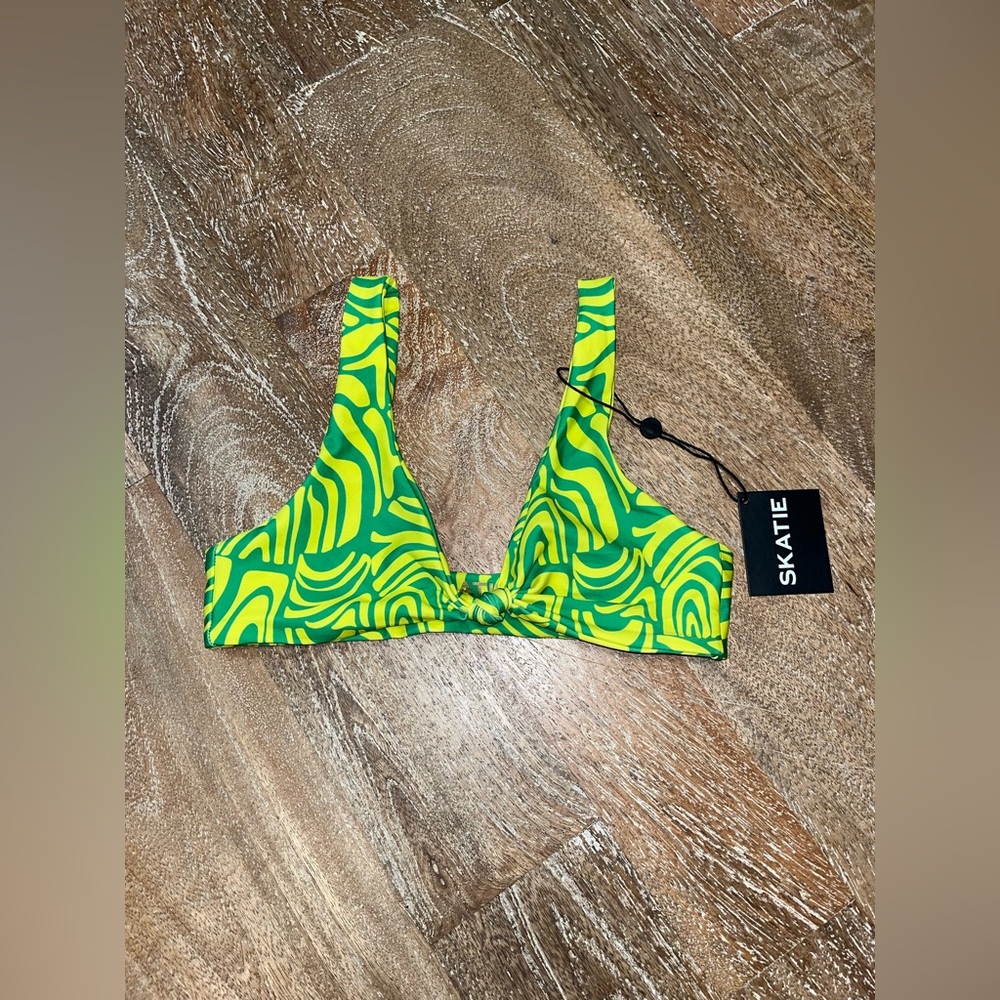 Skatie Penny Bikini Top (in Samba) - XS
